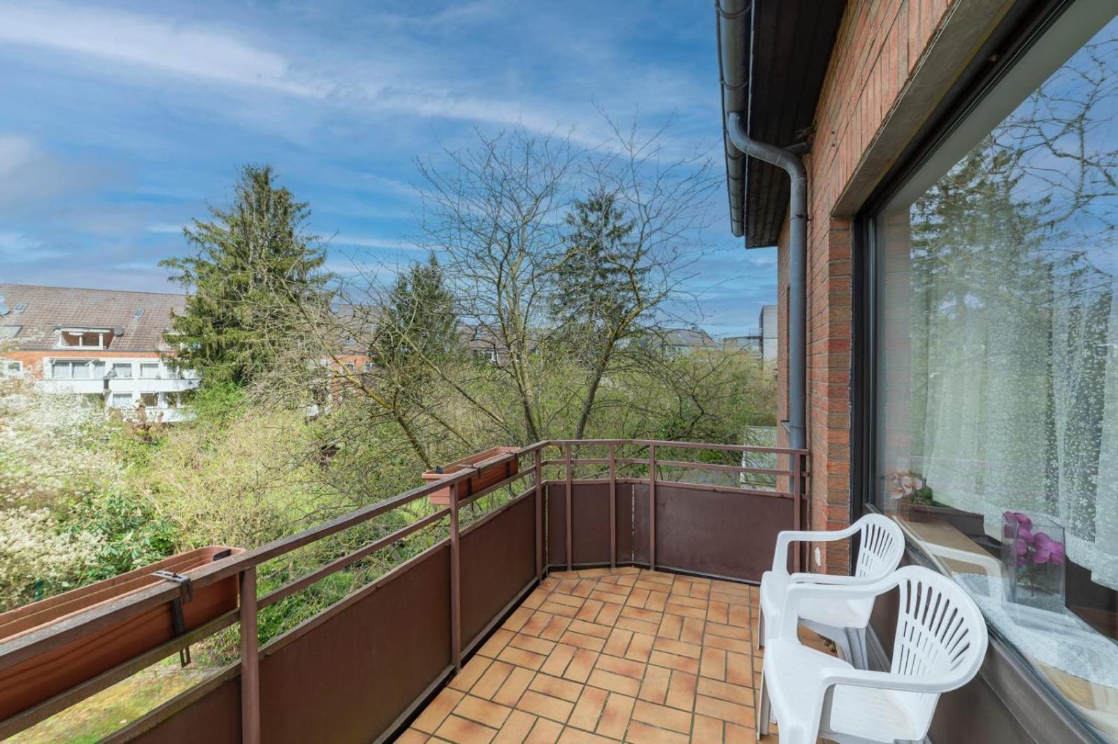 Apartment Schöne, Möblierte Mit Balkon Und Tiefgarage Düsseldorf