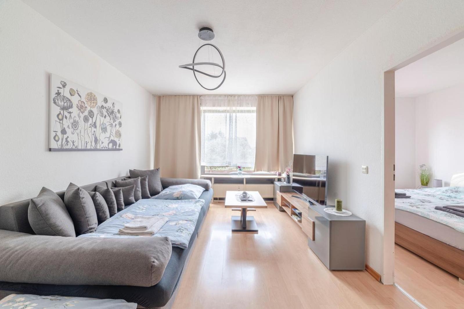 Apartment Schöne, Möblierte Mit Balkon Und Tiefgarage Düsseldorf